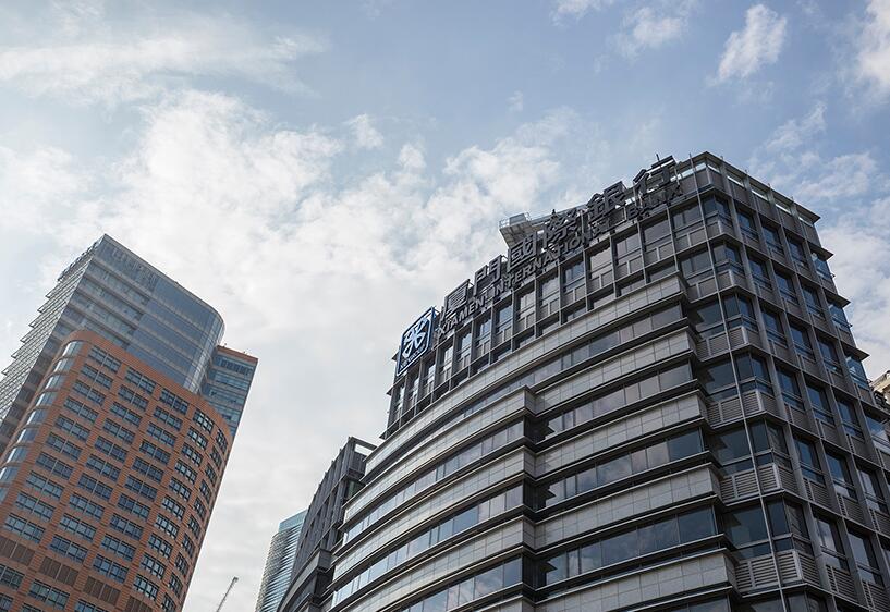 厦门国际银行楼顶发光字制作